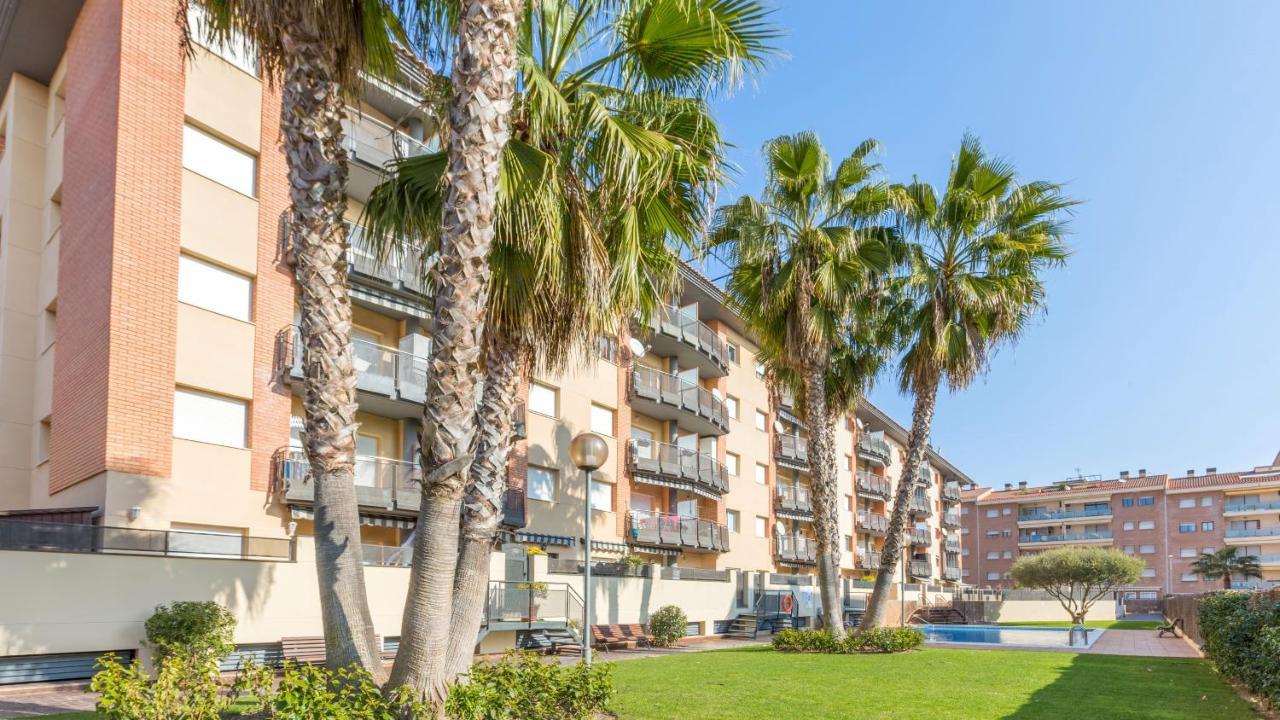 2P-51 - Lloret De Mar Bagian luar foto