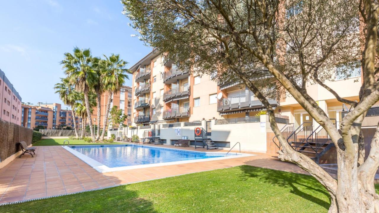 2P-51 - Lloret De Mar Bagian luar foto